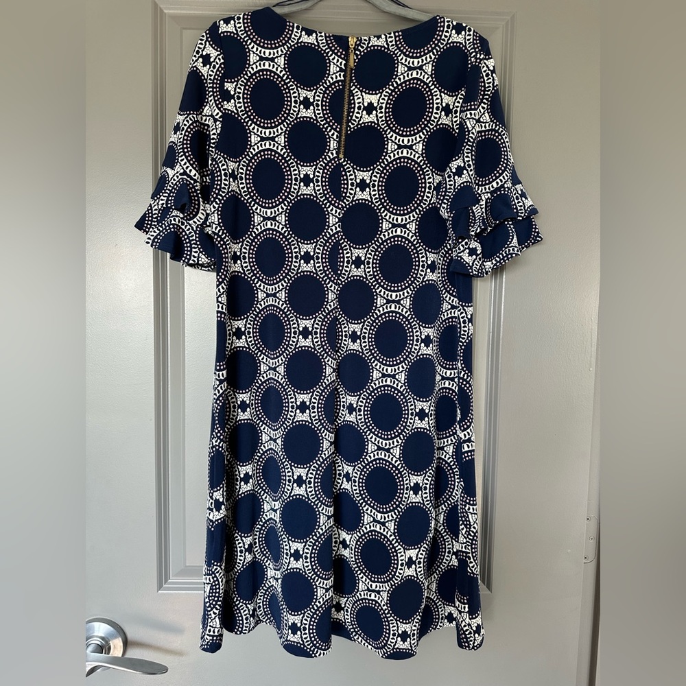🔥 Ronni Nicole Navy Cream Geometric Print Flutter Sleeve Women’s Dress - Picture 6 of 7